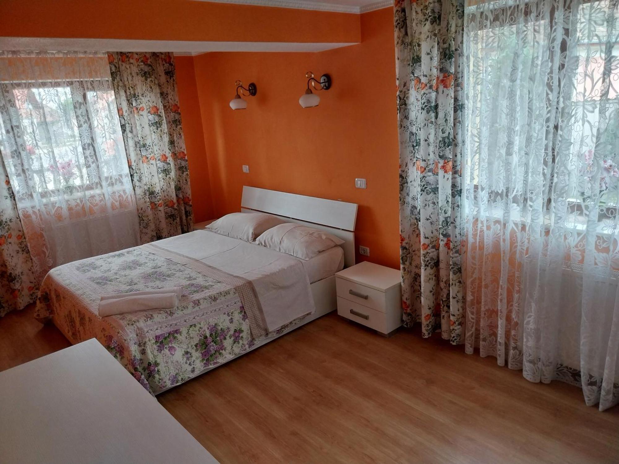 Serena House Cîrţişoara Chambre photo